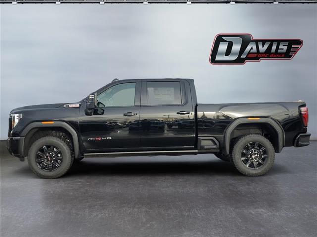 2026 GMC Sierra 3500HD AT4 (Stk: 351489) in Medicine Hat - Image 2 of 15