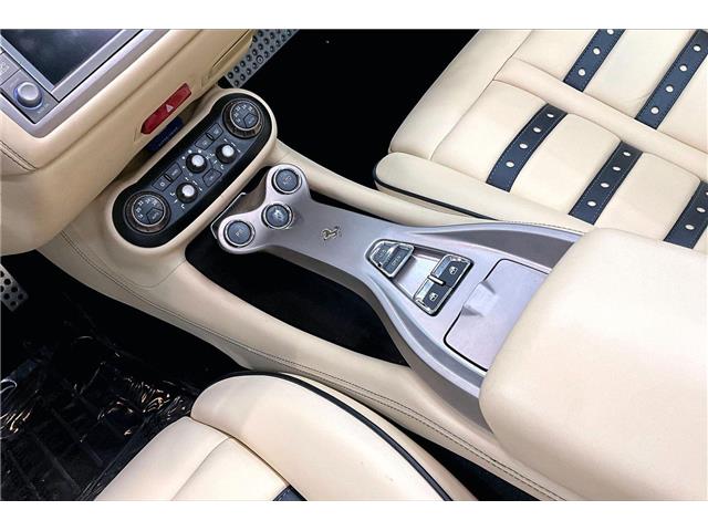 2010 Ferrari California Base (Stk: U0874AAA) in Richmond - Image 16 of 29 2010 Ferrari California Base (Stk: U0874AAA) in Richmond - Image 16 of 29