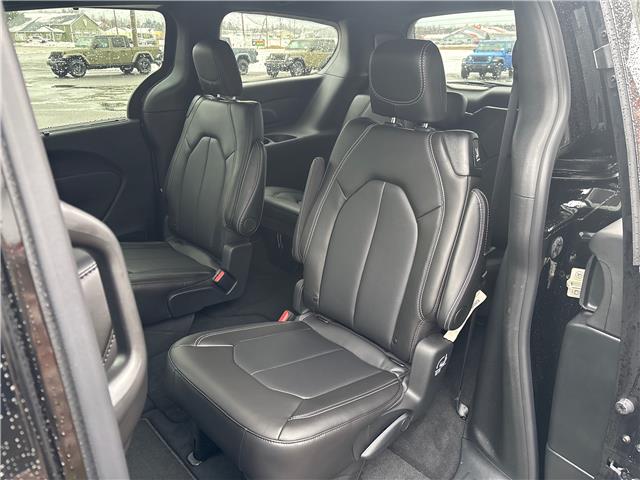 2026 Chrysler Grand Caravan SXT (Stk: 26018) in Oak Bay - Image 5 of 6
