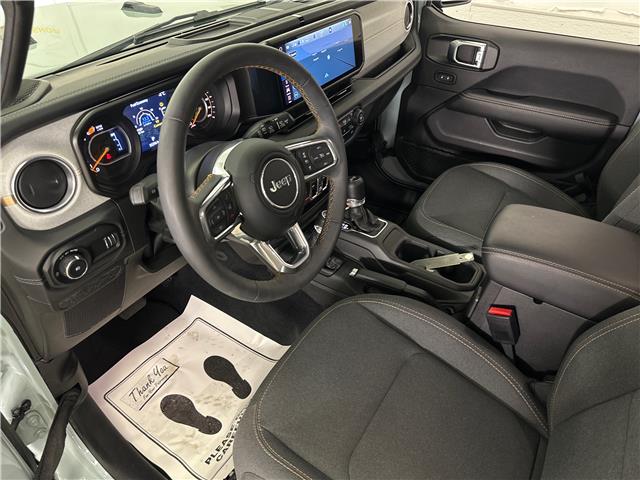 2024 Jeep Wrangler Sahara (Stk: 43319J) in Belleville - Image 13 of 27