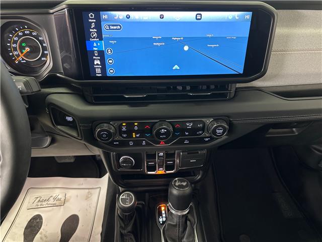 2024 Jeep Wrangler Sahara (Stk: 43319J) in Belleville - Image 16 of 27