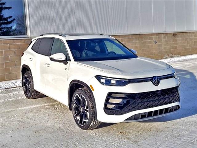 2026 Volkswagen Tiguan Highline Turbo R-Line (Stk: 260151) in Regina - Image 3 of 37