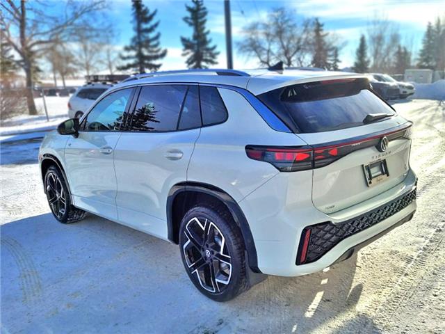 2026 Volkswagen Tiguan Highline Turbo R-Line (Stk: 260151) in Regina - Image 11 of 37