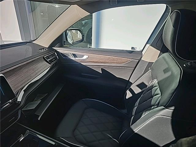 2026 Volkswagen Atlas 2.0 TSI Execline (Stk: 26332) in Lethbridge - Image 18 of 28