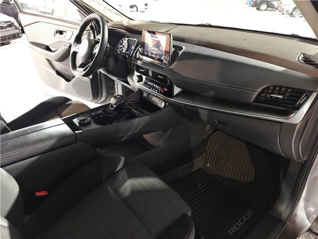 2021 Nissan Rogue SV in Ottawa - Image 18 of 23