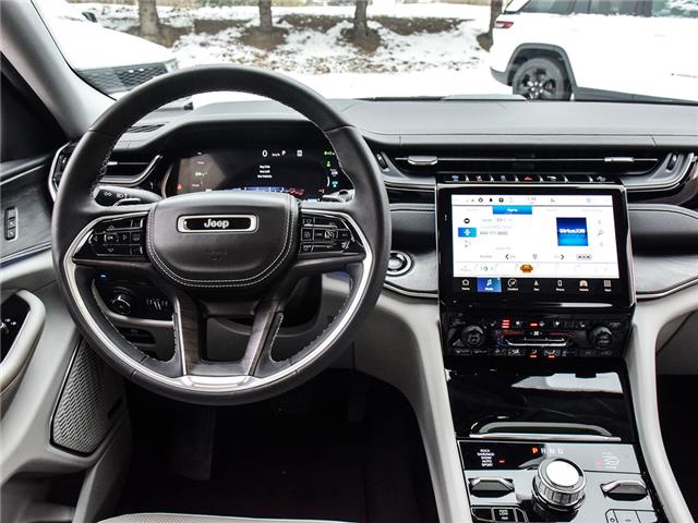 2023 Jeep Grand Cherokee 4xe Overland (Stk: 25-0158DTC) in Toronto - Image 17 of 29
