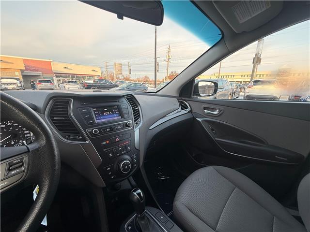 2017 Hyundai Santa Fe Sport 2.4 Base in Sarnia - Image 15 of 22