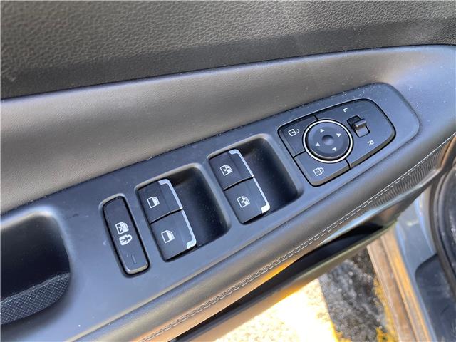 2021 Hyundai Santa Fe Preferred w/Trend Package (Stk: T030A) in Chatham - Image 12 of 28