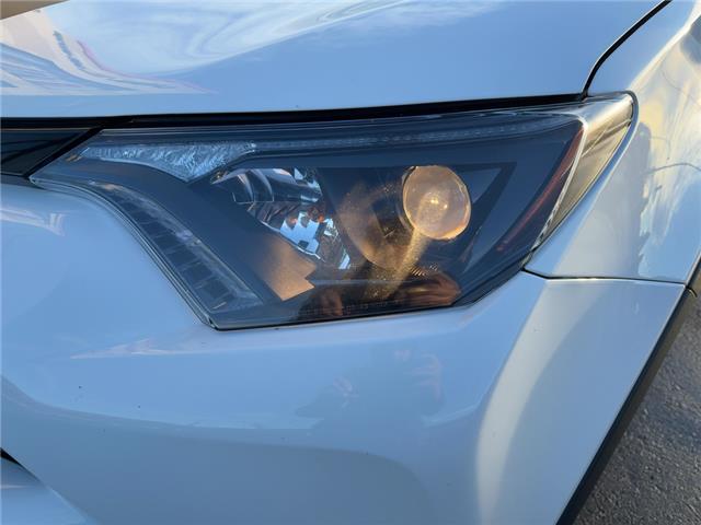 2018 Toyota RAV4 XLE (Stk: R4537A) in Kamloops - Image 8 of 25