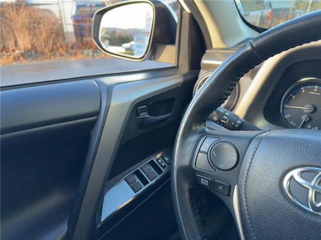 2018 Toyota RAV4 XLE (Stk: R4537A) in Kamloops - Image 17 of 25