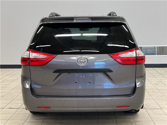 2015 Toyota Sienna Base (Stk: R187780A) in Courtenay - Image 7 of 17