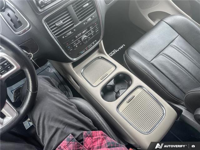 2017 Dodge Grand Caravan Crew (Stk: 850) in Kitchener - Image 16 of 23
