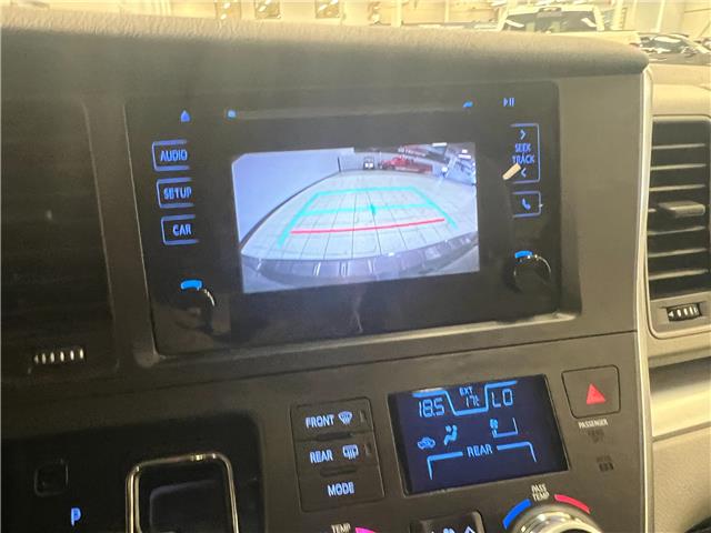 2015 Toyota Sienna Base (Stk: R173446A) in Courtenay - Image 10 of 17