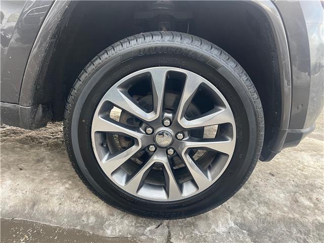 2017 Jeep Grand Cherokee Overland (Stk: J607043) in Scarborough - Image 4 of 26