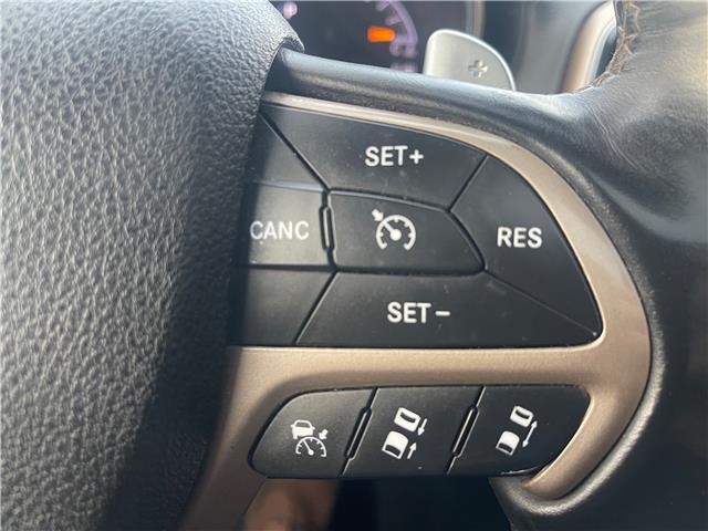 2017 Jeep Grand Cherokee Overland (Stk: J607043) in Scarborough - Image 18 of 26