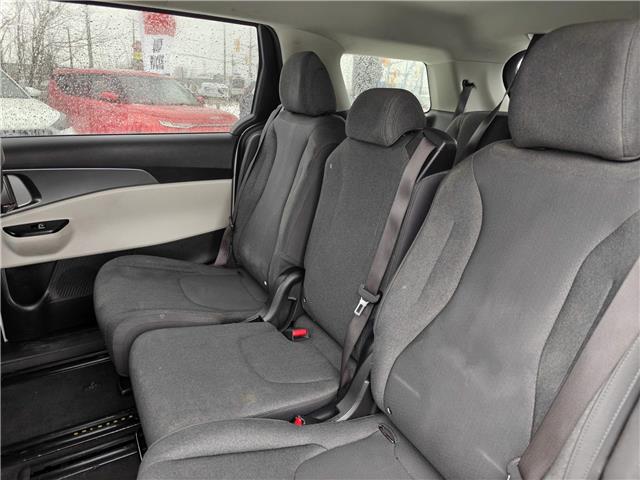 2022 Kia Carnival LX+ in Ottawa - Image 21 of 29 2022 Kia Carnival LX+ in Ottawa - Image 21 of 29