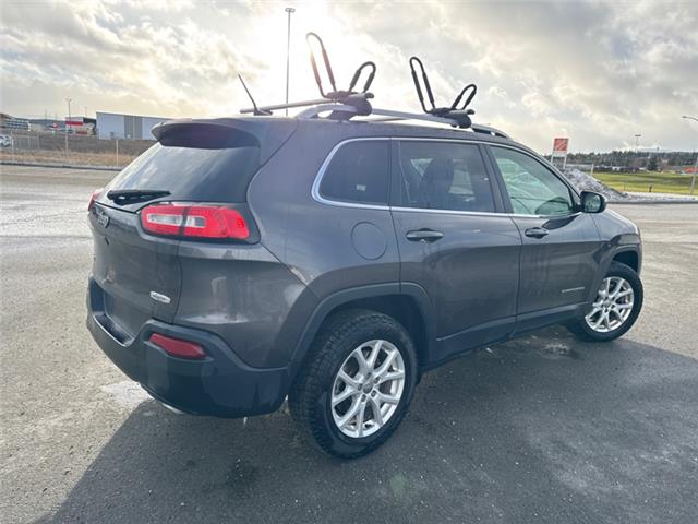 2018 Jeep Cherokee North (Stk: X038196O) in Cranbrook - Image 5 of 17