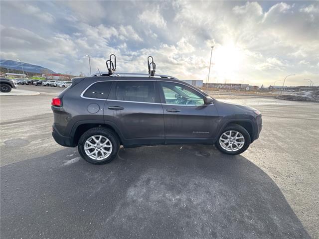 2018 Jeep Cherokee North (Stk: X038196O) in Cranbrook - Image 6 of 17