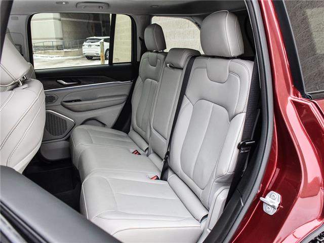 2023 Jeep Grand Cherokee 4xe Overland (Stk: 25-0158DTC) in Toronto - Image 16 of 29