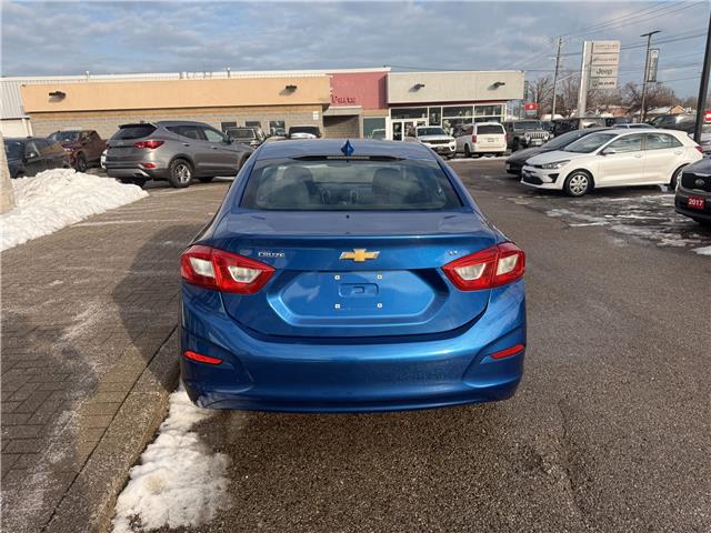 2016 Chevrolet Cruze LT Auto in Sarnia - Image 4 of 21