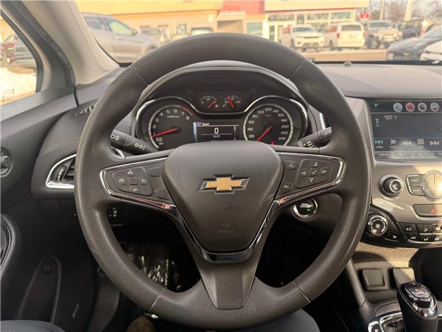 2016 Chevrolet Cruze LT Auto in Sarnia - Image 11 of 21