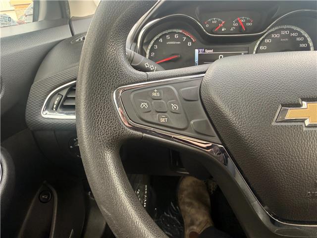 2016 Chevrolet Cruze LT Auto in Sarnia - Image 13 of 21