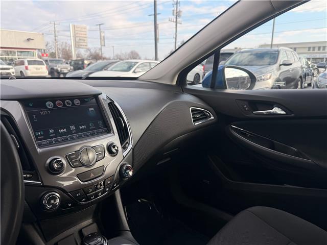 2016 Chevrolet Cruze LT Auto in Sarnia - Image 15 of 21