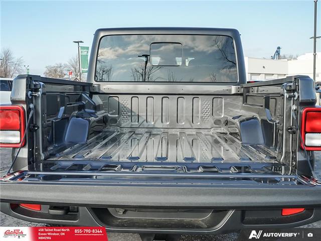 2026 Jeep Gladiator Sport S (Stk: 26081) in Essex-Windsor - Image 11 of 27