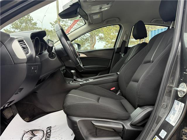 2018 Mazda Mazda3 Sport GS (Stk: 16054A) in Newmarket - Image 8 of 49 2018 Mazda Mazda3 Sport GS (Stk: 16054A) in Newmarket - Image 8 of 49