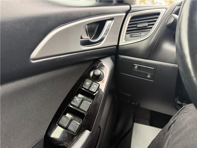 2018 Mazda Mazda3 Sport GS (Stk: 16054A) in Newmarket - Image 10 of 49 2018 Mazda Mazda3 Sport GS (Stk: 16054A) in Newmarket - Image 10 of 49