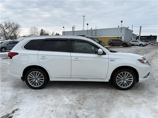 2022 Mitsubishi Outlander Plug-In Hybrid GT (Stk: U3299A) in Cambridge - Image 8 of 35 2022 Mitsubishi Outlander Plug-In Hybrid GT (Stk: U3299A) in Cambridge - Image 8 of 35
