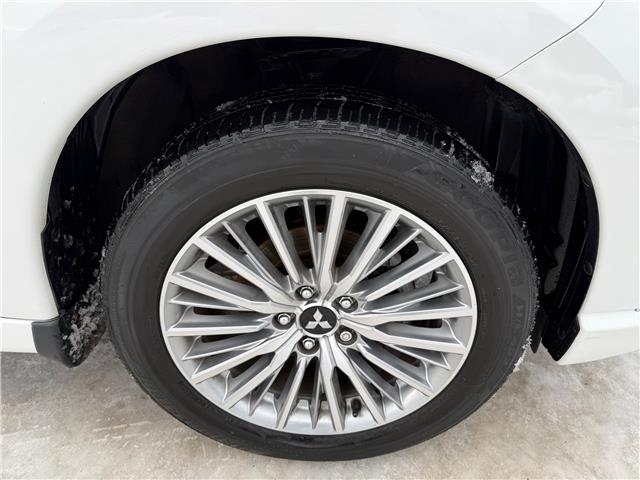 2022 Mitsubishi Outlander Plug-In Hybrid GT (Stk: U3299A) in Cambridge - Image 10 of 35 2022 Mitsubishi Outlander Plug-In Hybrid GT (Stk: U3299A) in Cambridge - Image 10 of 35
