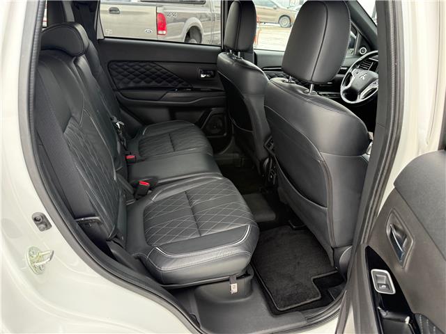 2022 Mitsubishi Outlander Plug-In Hybrid GT (Stk: U3299A) in Cambridge - Image 12 of 35 2022 Mitsubishi Outlander Plug-In Hybrid GT (Stk: U3299A) in Cambridge - Image 12 of 35