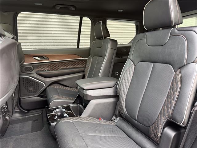 2025 Jeep Grand Cherokee L Summit (Stk: 25585) in London - Image 13 of 31