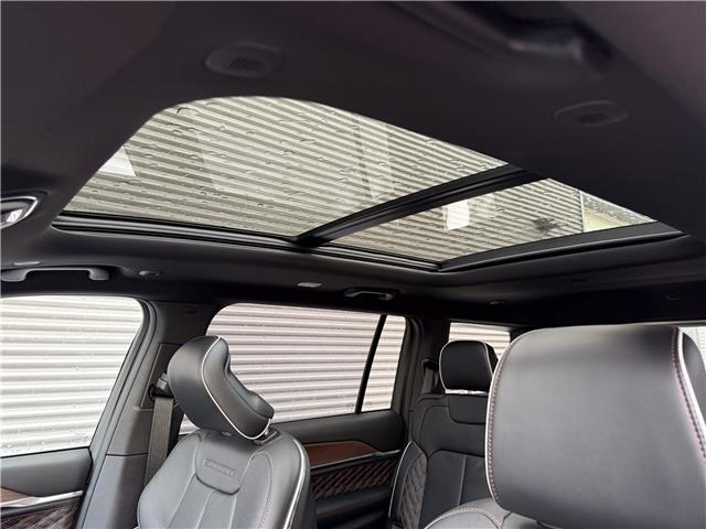 2025 Jeep Grand Cherokee L Summit (Stk: 25585) in London - Image 11 of 31