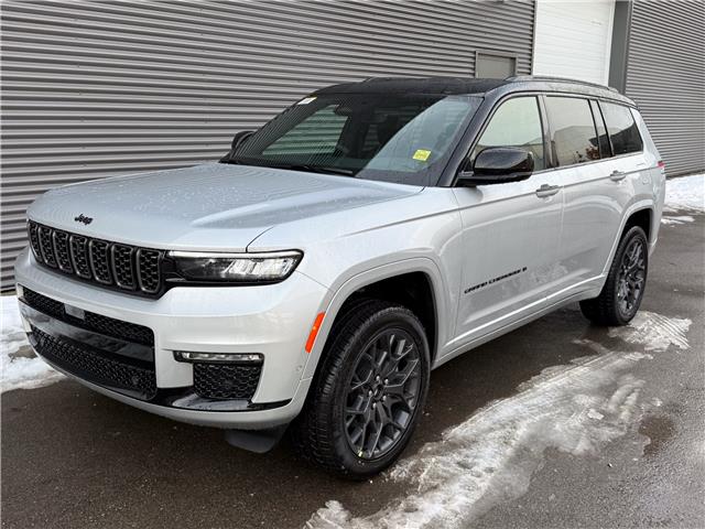 2025 Jeep Grand Cherokee L Summit (Stk: 25585) in London - Image 1 of 31