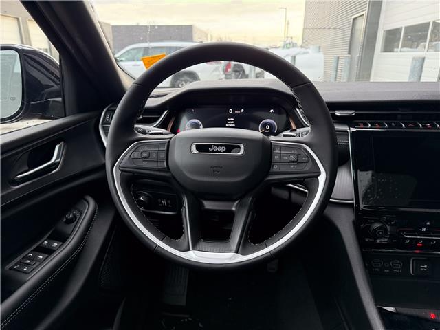 2025 Jeep Grand Cherokee Laredo (Stk: 25584) in London - Image 17 of 27