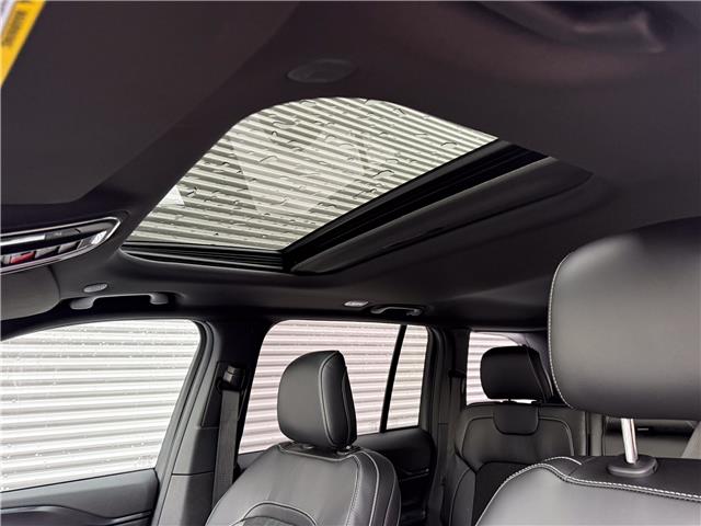 2025 Jeep Grand Cherokee Laredo (Stk: 25584) in London - Image 11 of 27