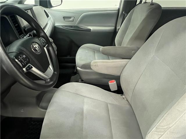 2015 Toyota Sienna Base (Stk: R187720A) in Courtenay - Image 11 of 17