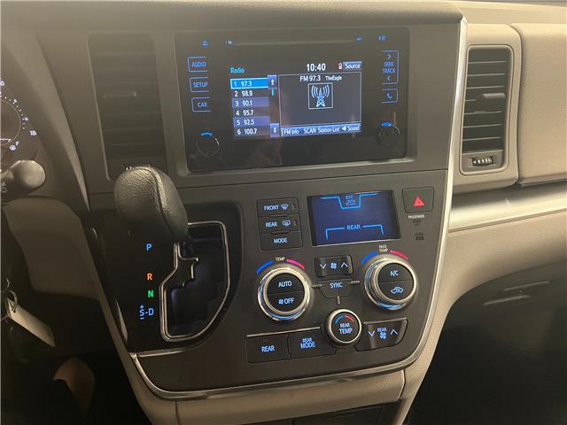 2015 Toyota Sienna Base (Stk: R187720A) in Courtenay - Image 16 of 17