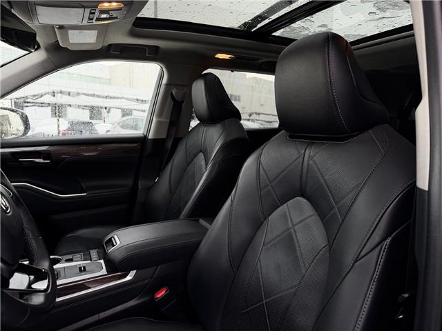 2021 Toyota Highlander Hybrid Limited (Stk: 260184B) in Calgary - Image 6 of 20