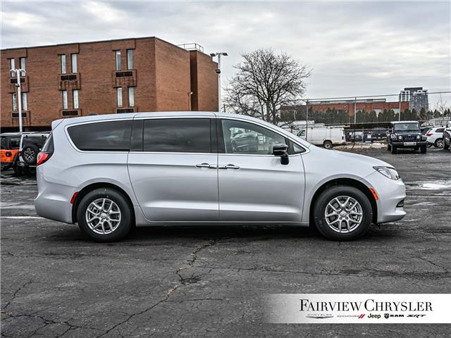 2026 Chrysler Grand Caravan SXT (Stk: TR2557) in Burlington - Image 12 of 33