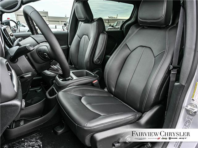 2026 Chrysler Grand Caravan SXT (Stk: TR2557) in Burlington - Image 16 of 33