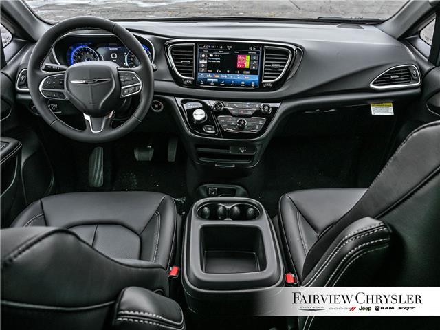 2026 Chrysler Grand Caravan SXT (Stk: TR2557) in Burlington - Image 21 of 33