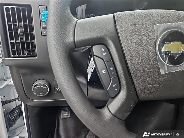 2025 Chevrolet Express 2500 Work Van (Stk: 2-12618) in Oshawa - Image 14 of 18