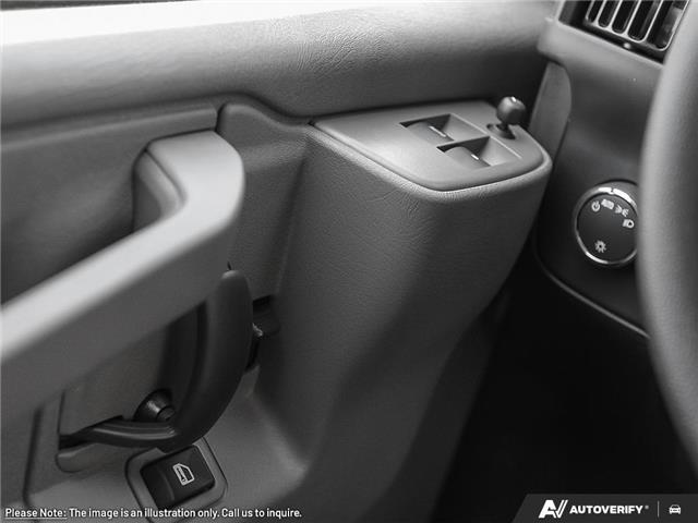 2025 Chevrolet Express 2500 Work Van (Stk: 2-12396) in Oshawa - Image 19 of 28