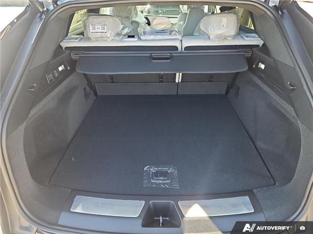 2026 Cadillac LYRIQ Signature Luxury (Stk: 2-12702) in Oshawa - Image 8 of 20 2026 Cadillac LYRIQ Signature Luxury (Stk: 2-12702) in Oshawa - Image 8 of 20