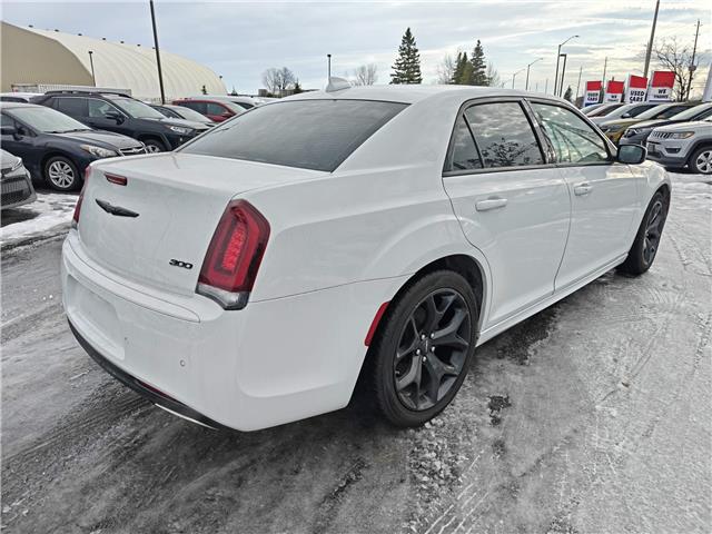 2022 Chrysler 300 Touring L in Ottawa - Image 6 of 30
