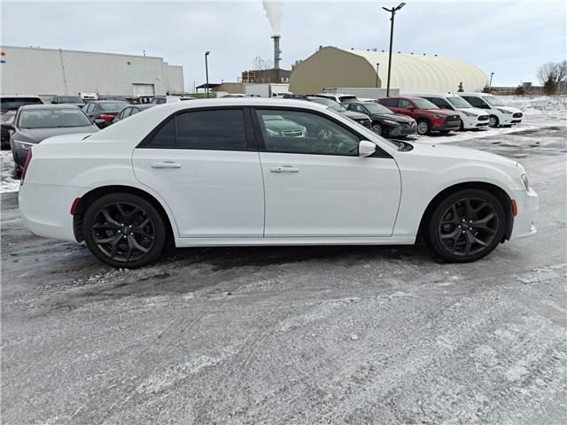 2022 Chrysler 300 Touring L in Ottawa - Image 7 of 30
