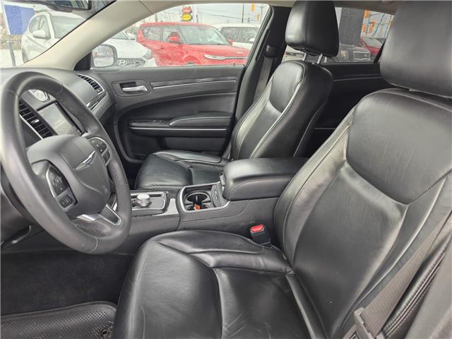 2022 Chrysler 300 Touring L in Ottawa - Image 12 of 30